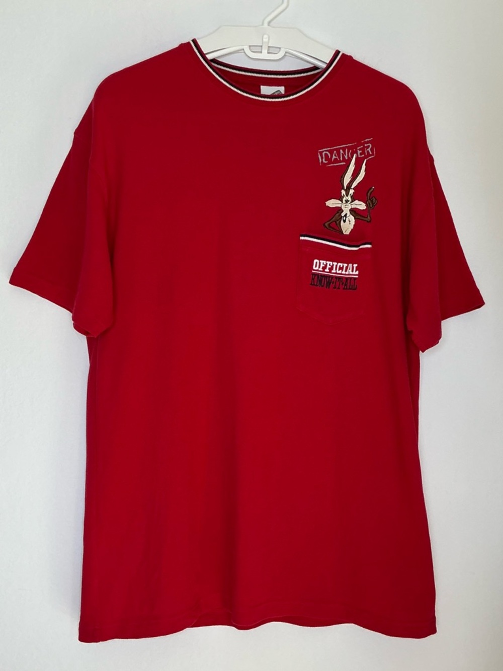Vintage Warner Bros. Red Wile E. Coyote Pocket Tee 100% Cotton Large